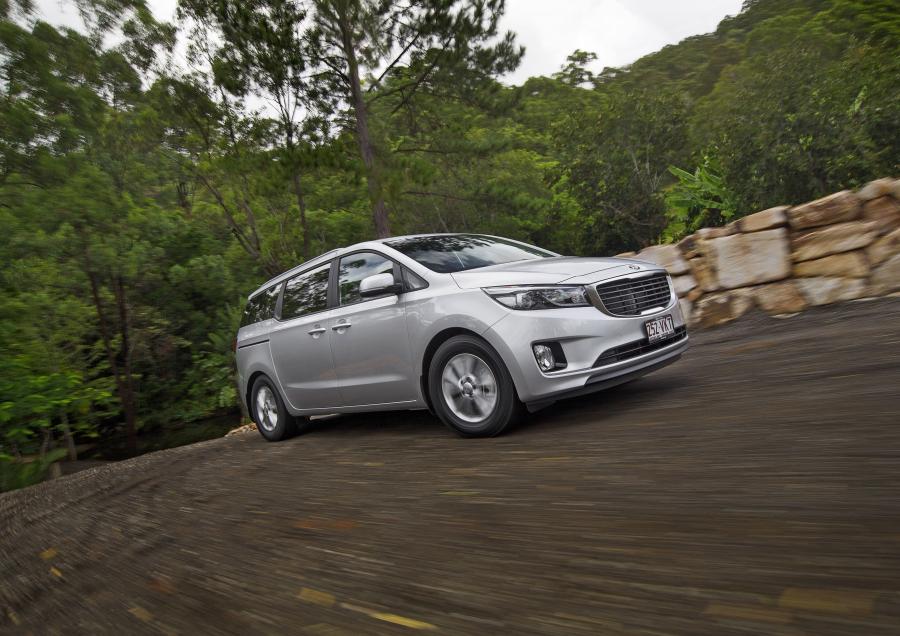  Kia Carnival 2015 года  (AU) (фото 5 из 15)